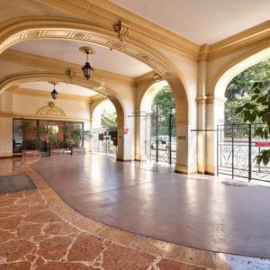 Property in Carre d'Argent