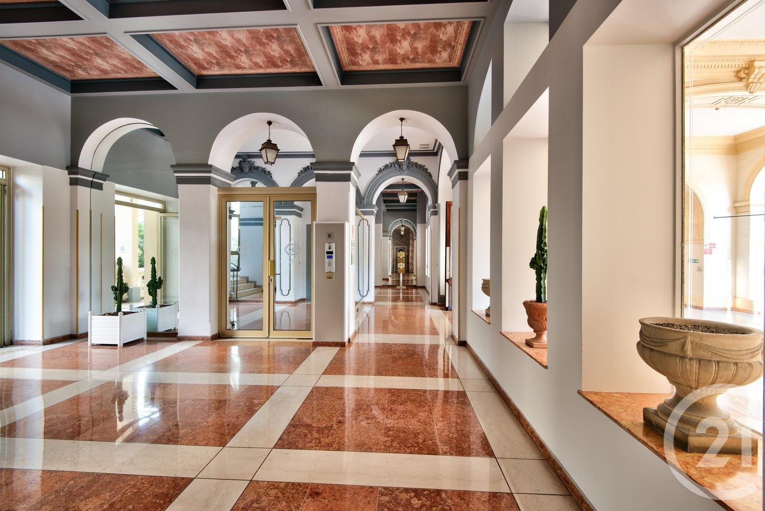 Property photo in Carre d'Argent