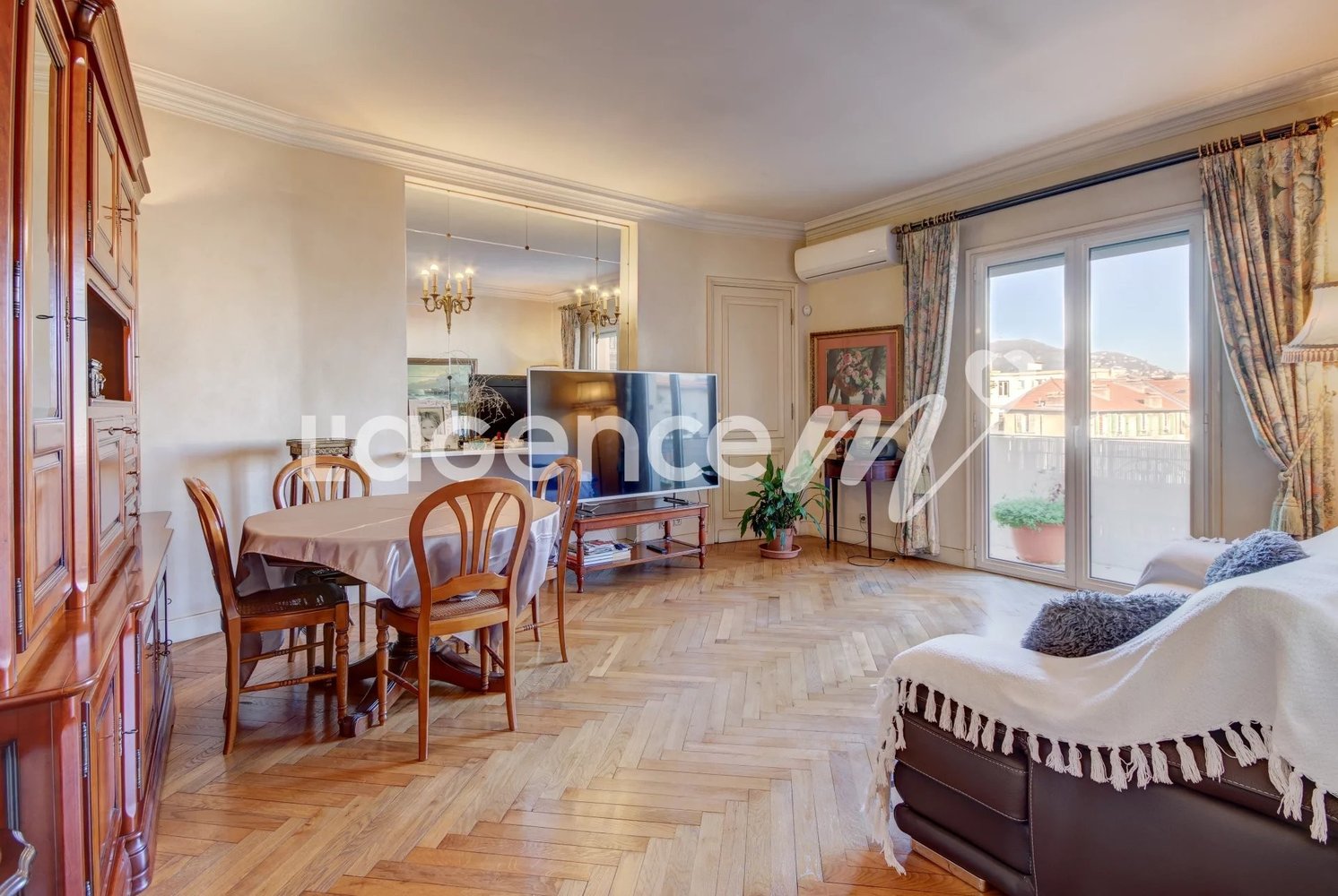 Property photo in Carre d'Or