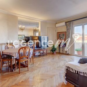 Property in Carre d'Or