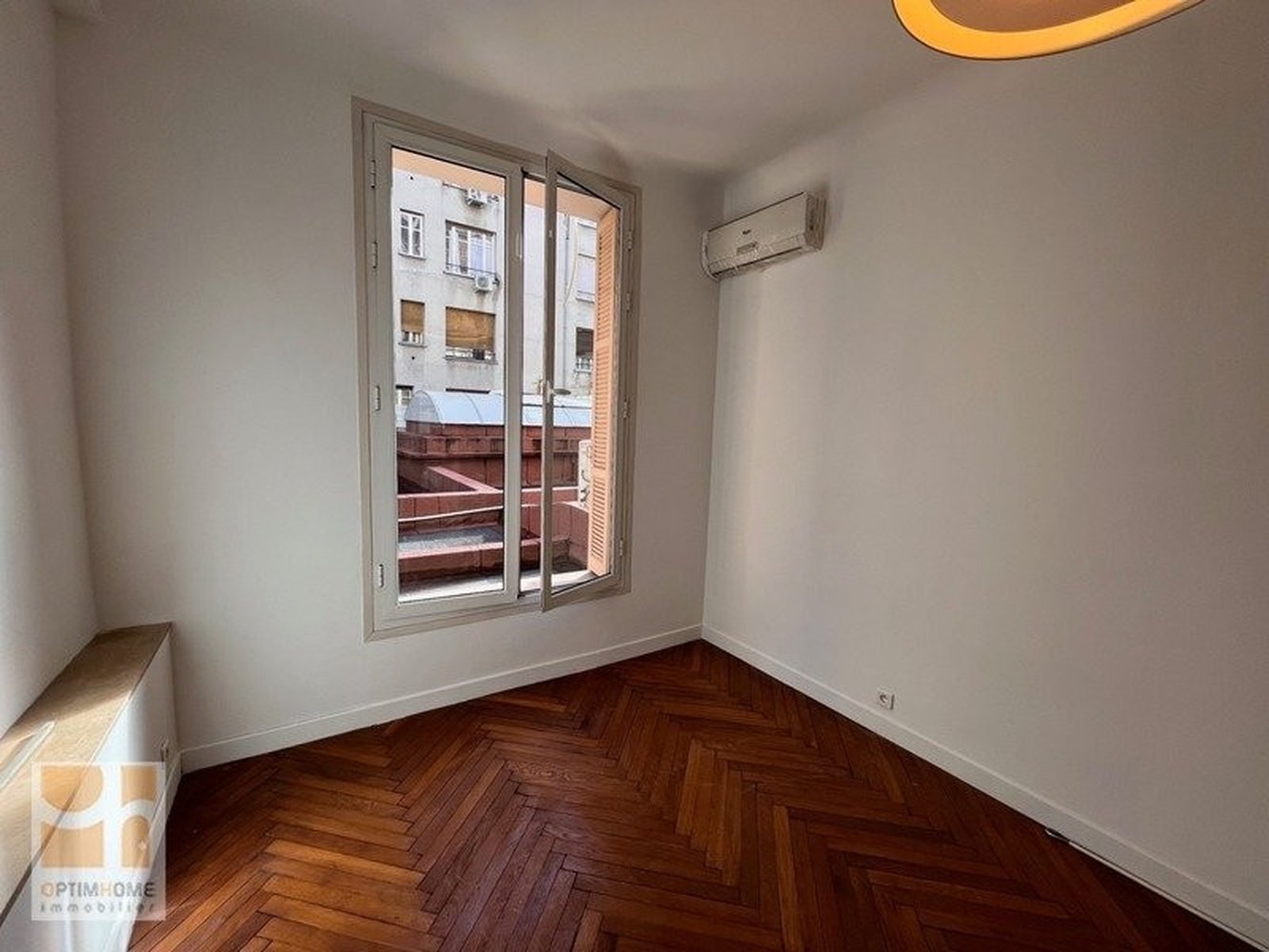 Property photo in Carre d'Or