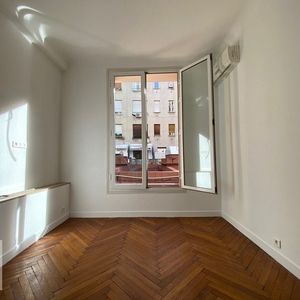 Property in Carre d'Or