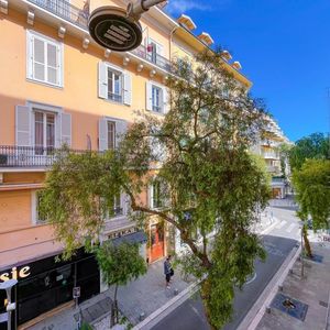 Property in Carre d'Or