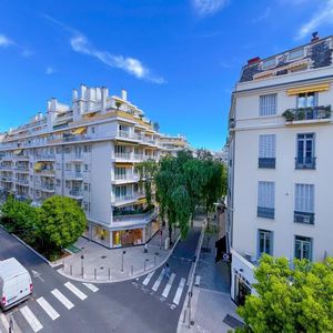 Property in Carre d'Or