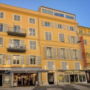 Property in Carre d'Or