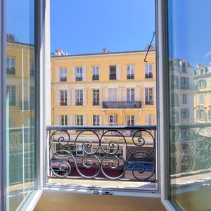 Property in Carre d'Or