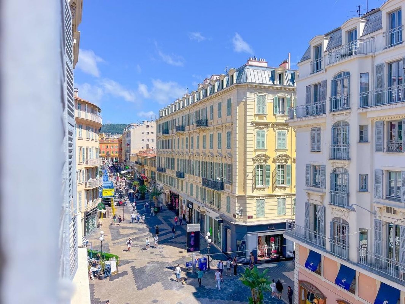 Property photo in Carre d'Or