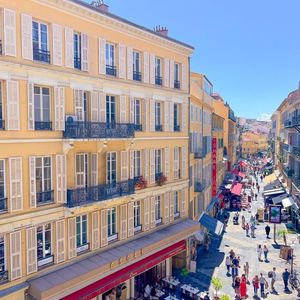 Property in Carre d'Or