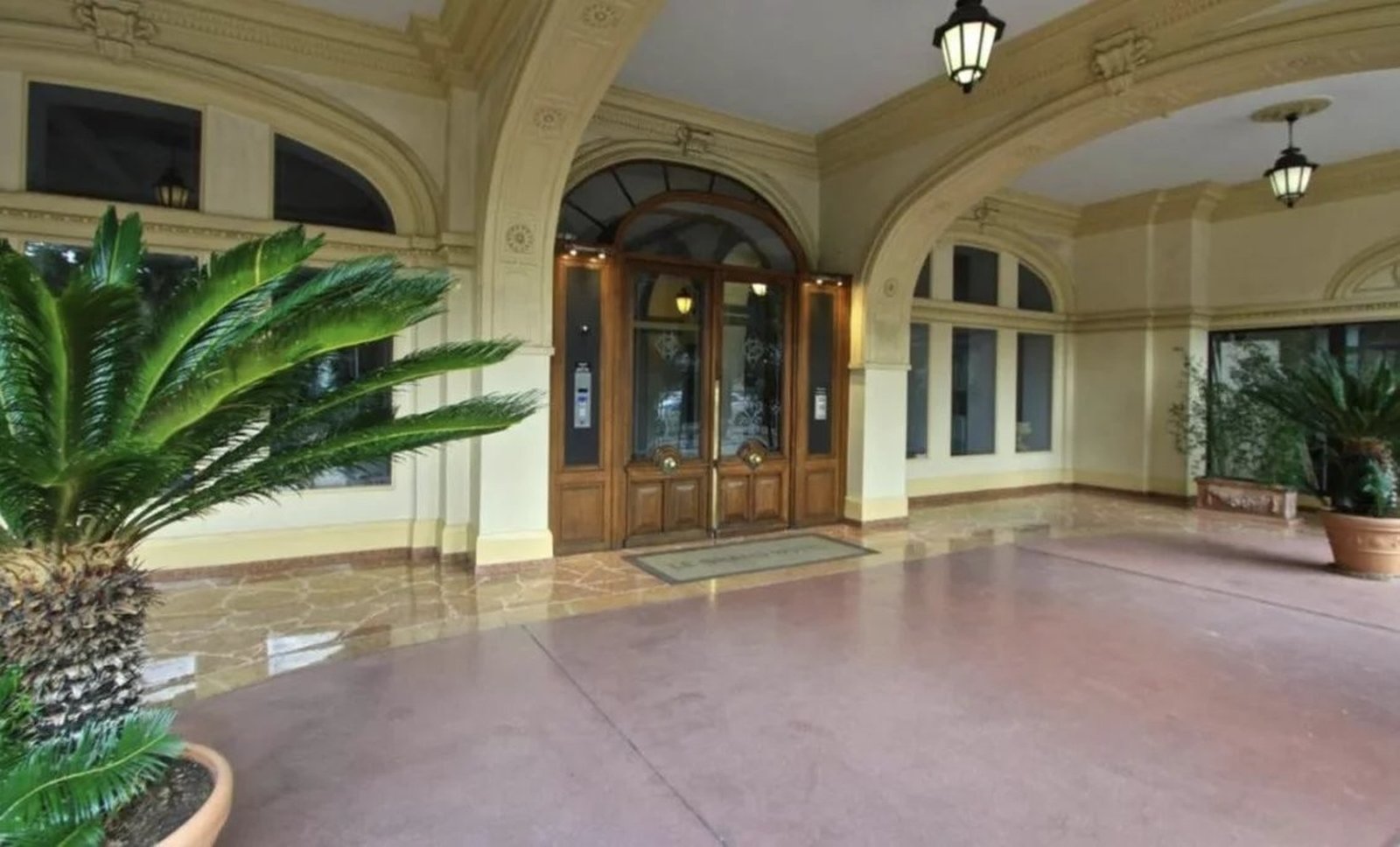 Property photo in Carre d'Argent