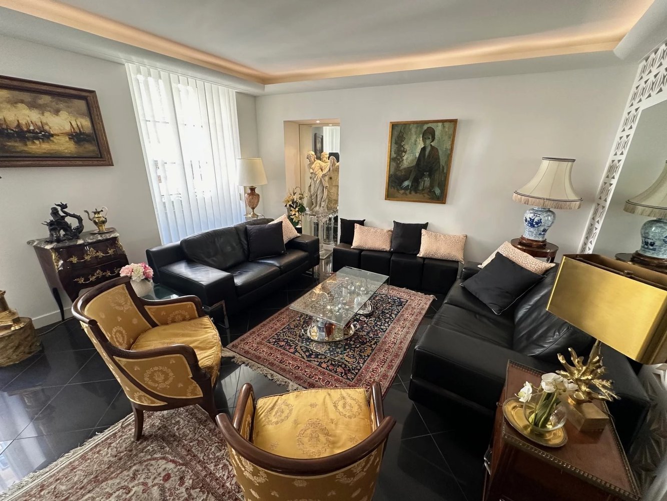 Property photo in Carre d'Argent