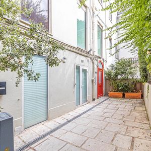 Property in Carre d'Argent