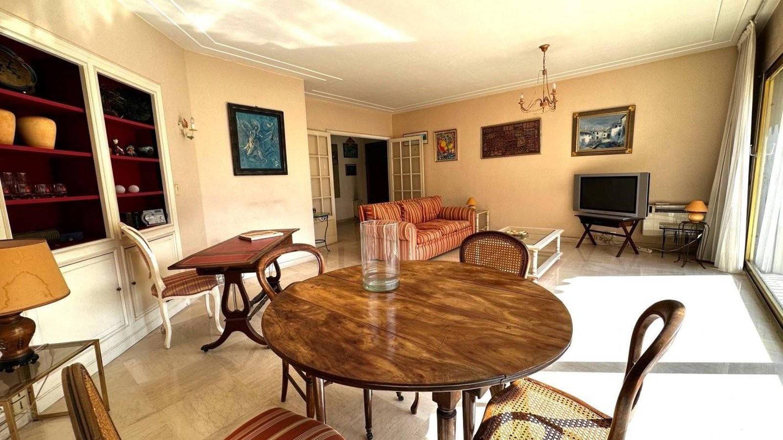 Property photo in Carre d'Or