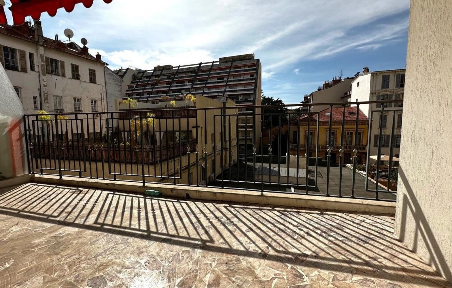 Property photo in Carre d'Or