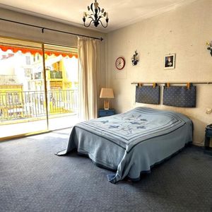 Property in Carre d'Or