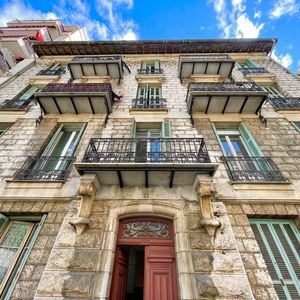 Property in Carre d'Or