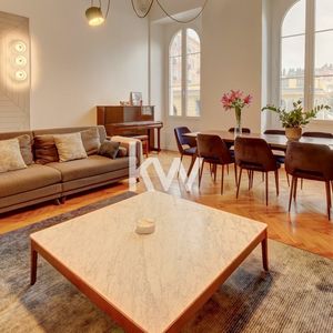 Property in Carre d'Argent