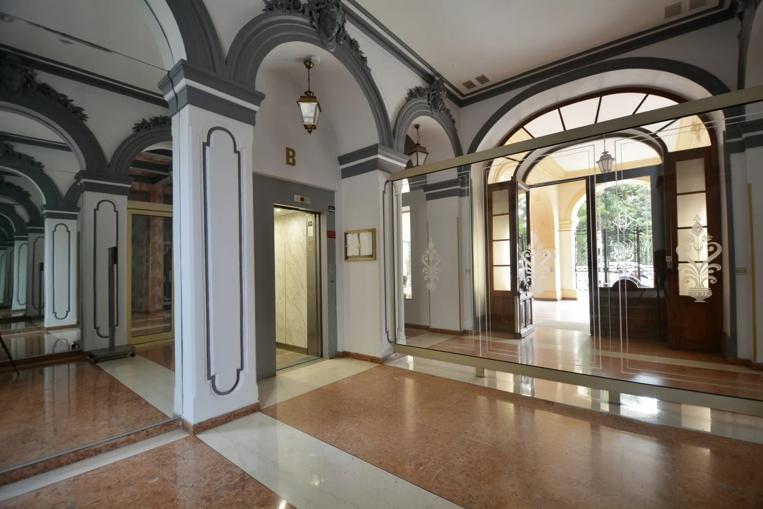 Property photo in Carre d'Argent