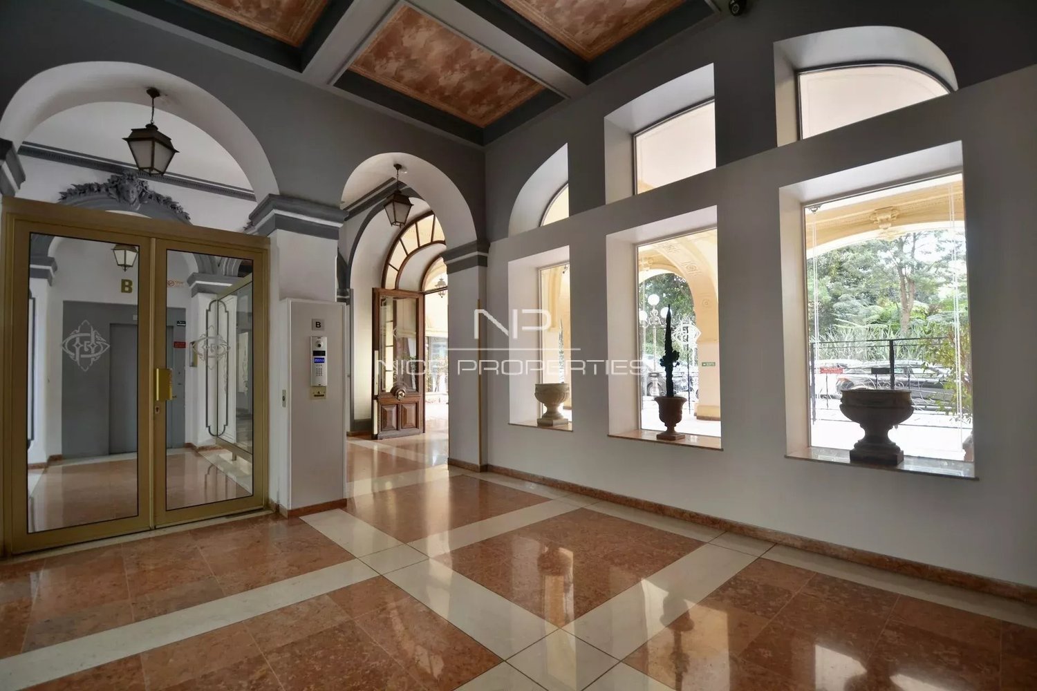 Property photo in Carre d'Argent