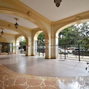 Property in Carre d'Argent