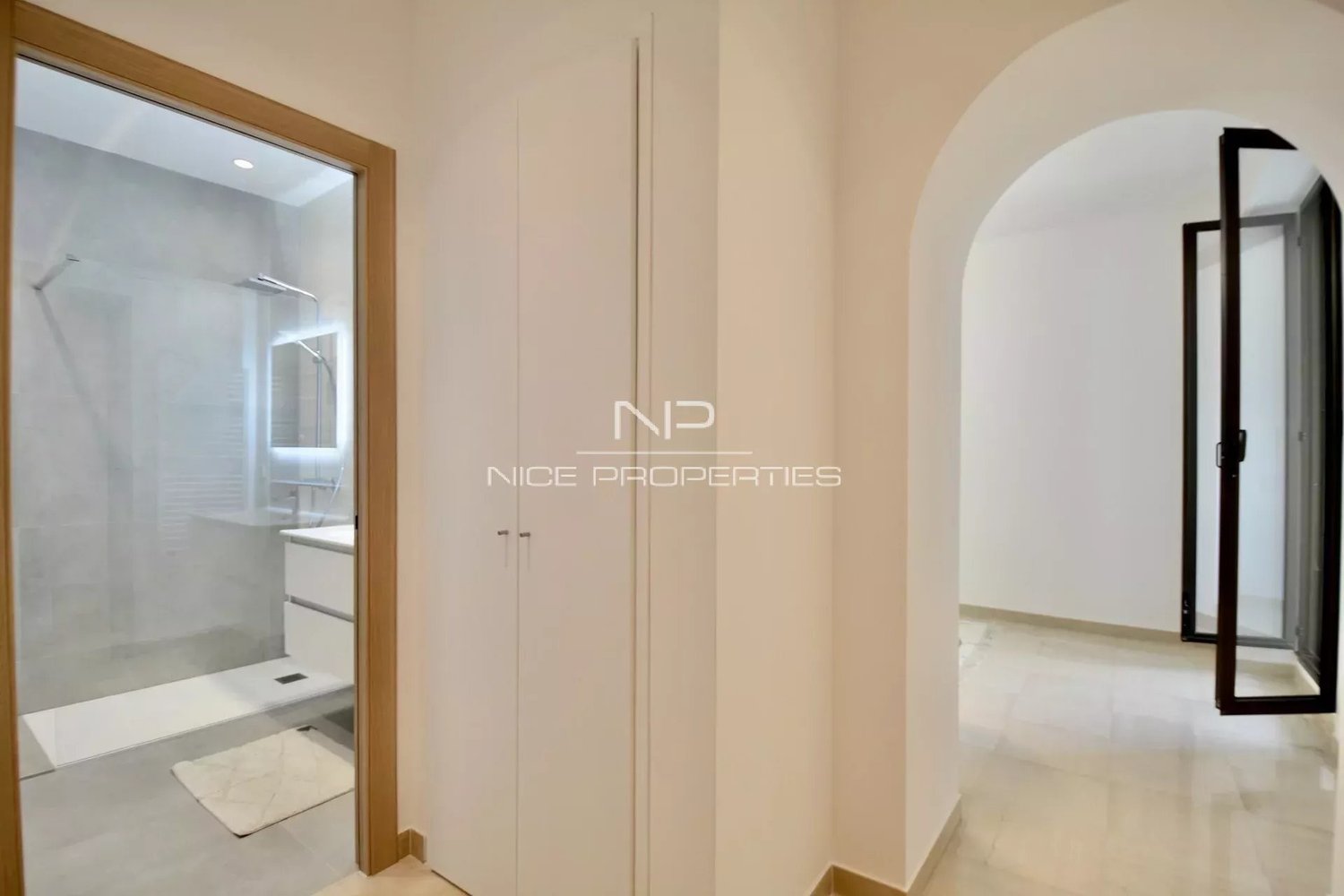 Property photo in Carre d'Argent