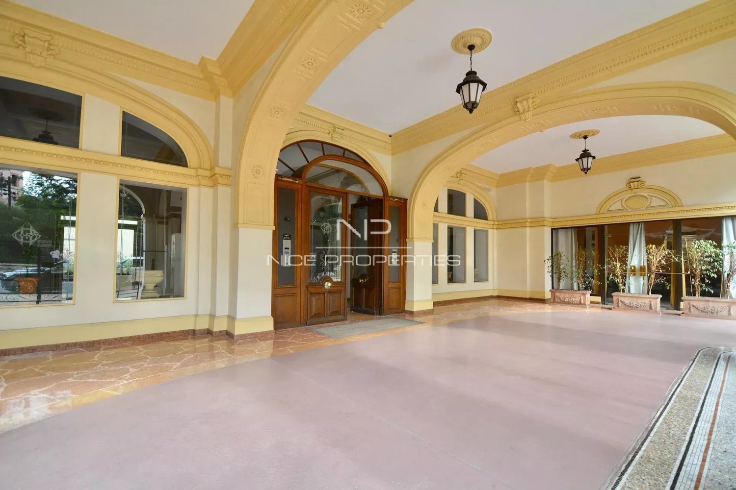 Property photo in Carre d'Argent