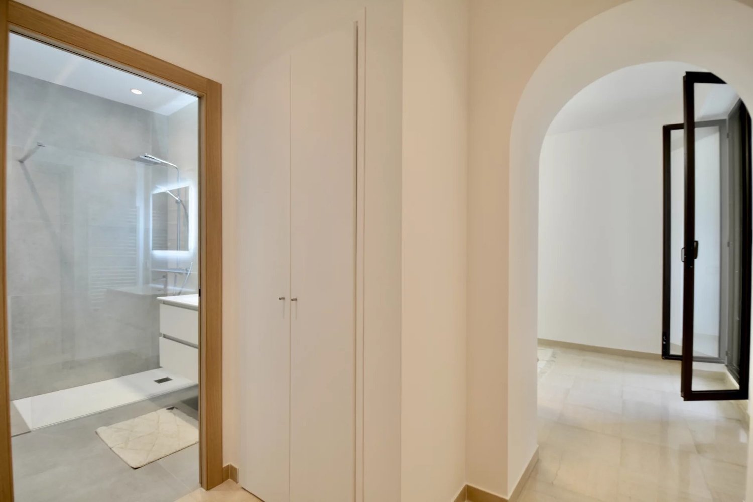 Property photo in Carre d'Argent