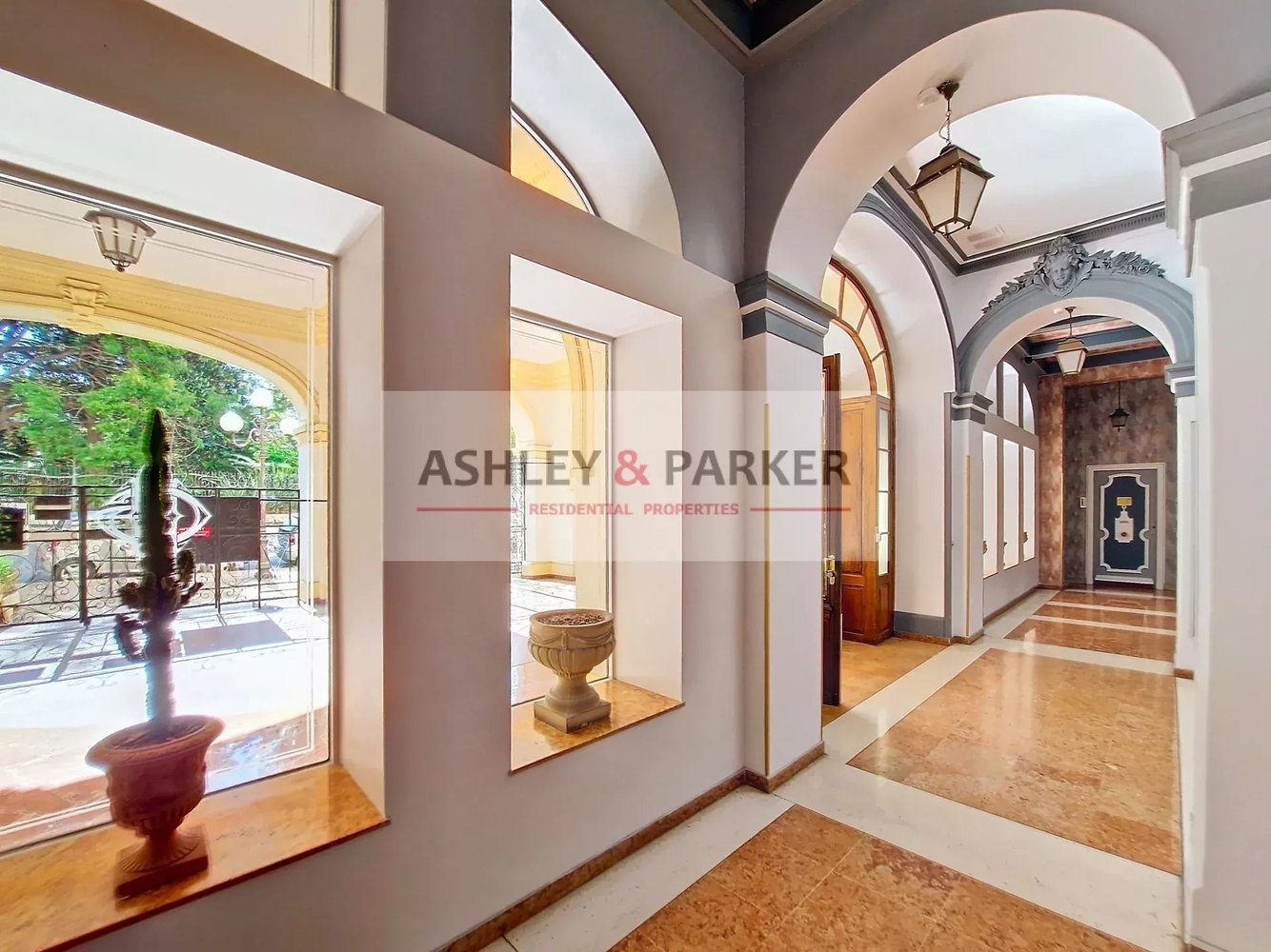 Property photo in Carre d'Argent