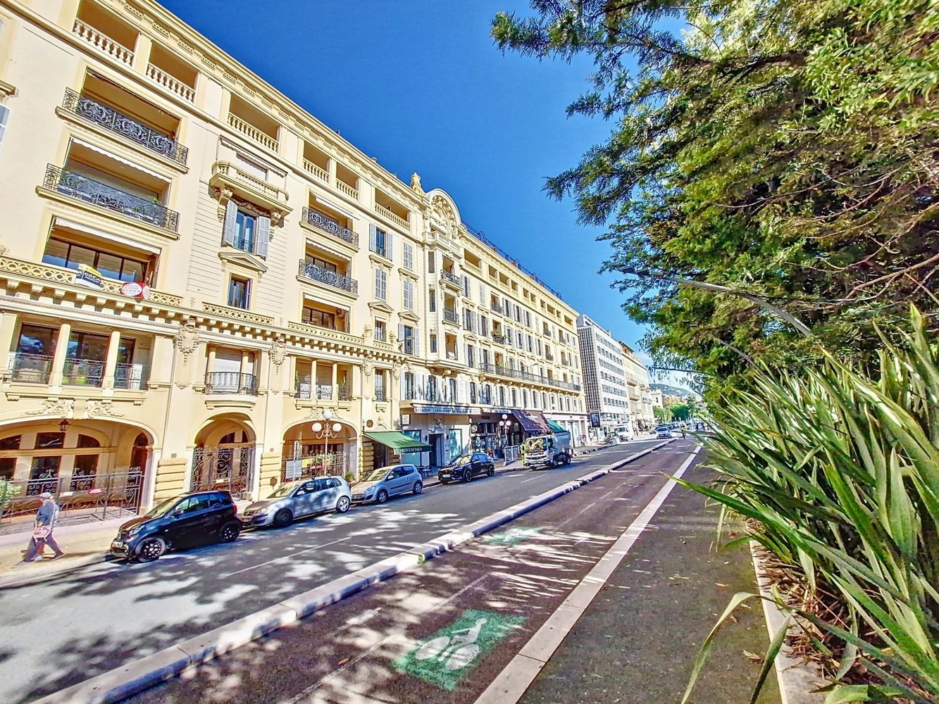 Property photo in Carre d'Argent