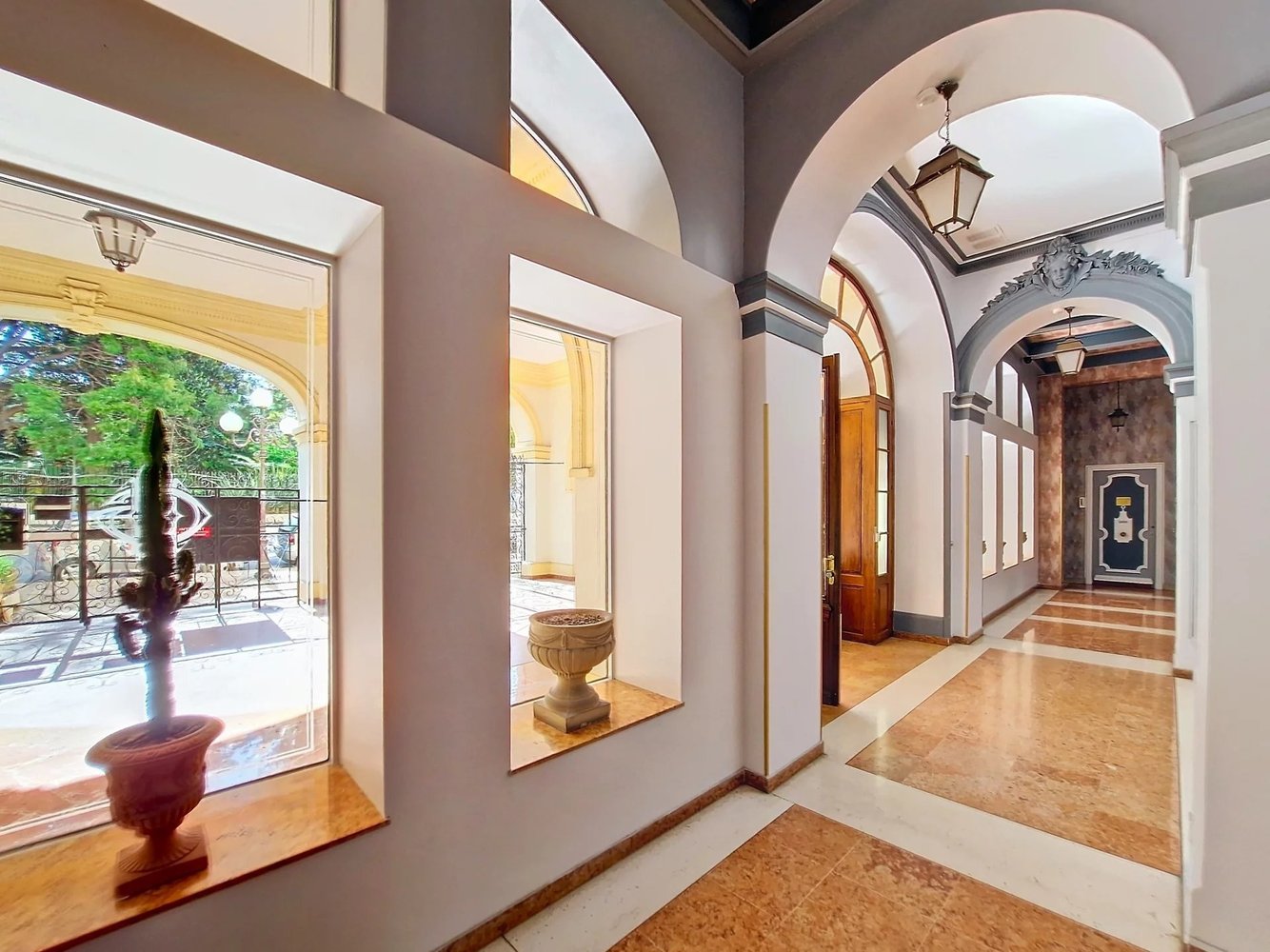 Property photo in Carre d'Argent