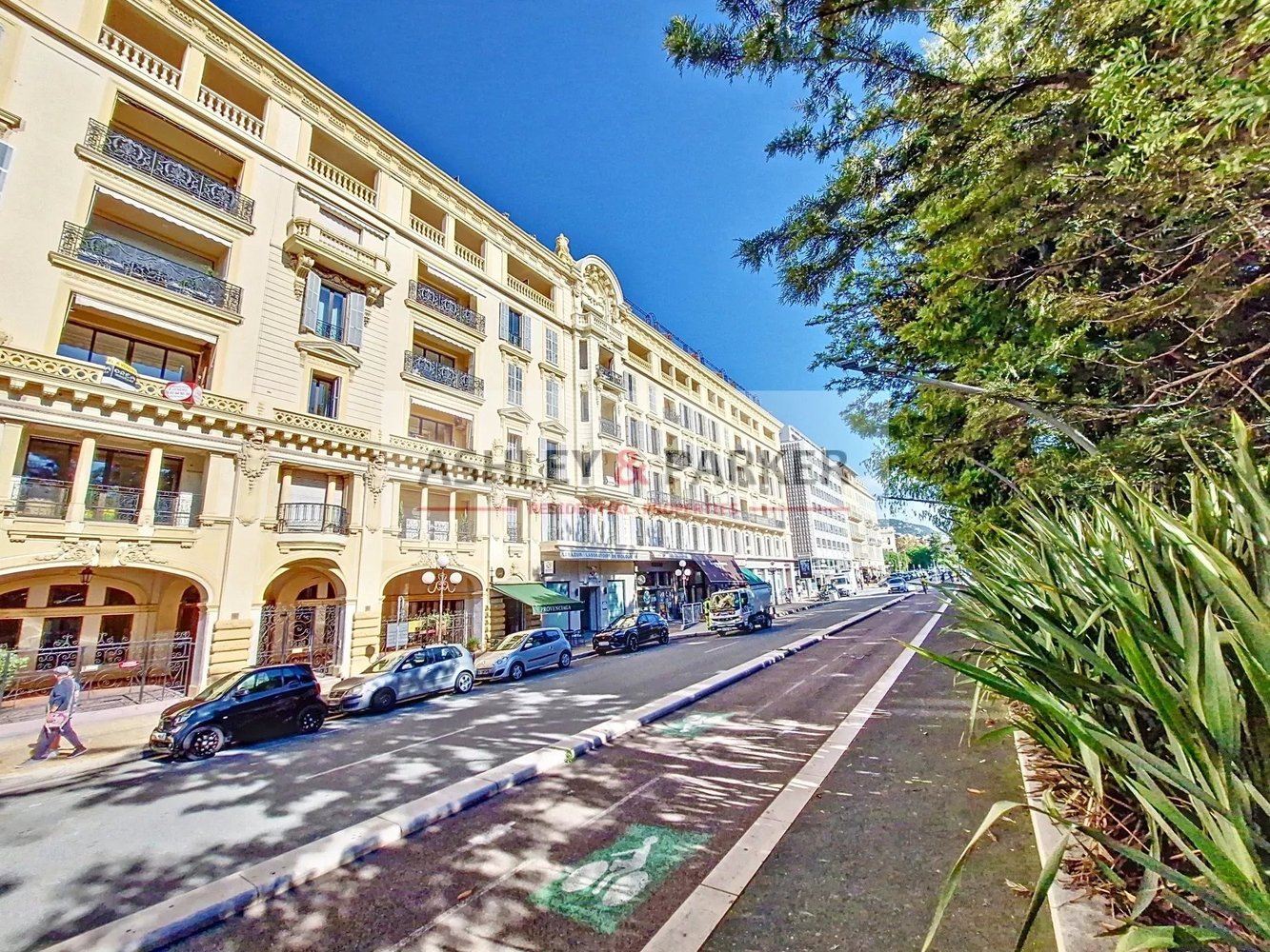 Property photo in Carre d'Argent