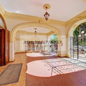 Property in Carre d'Argent