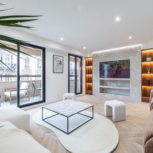 Property in Carre d'Argent