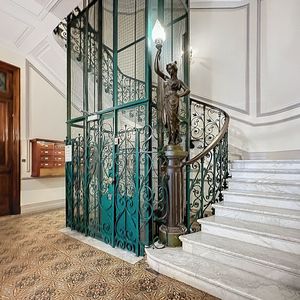 Property in Carre d'Or