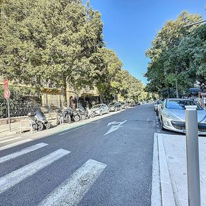 Property in Carre d'Or