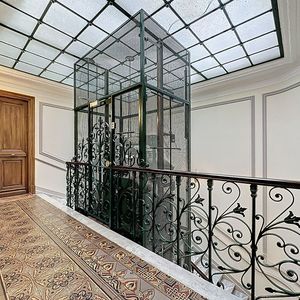 Property in Carre d'Or