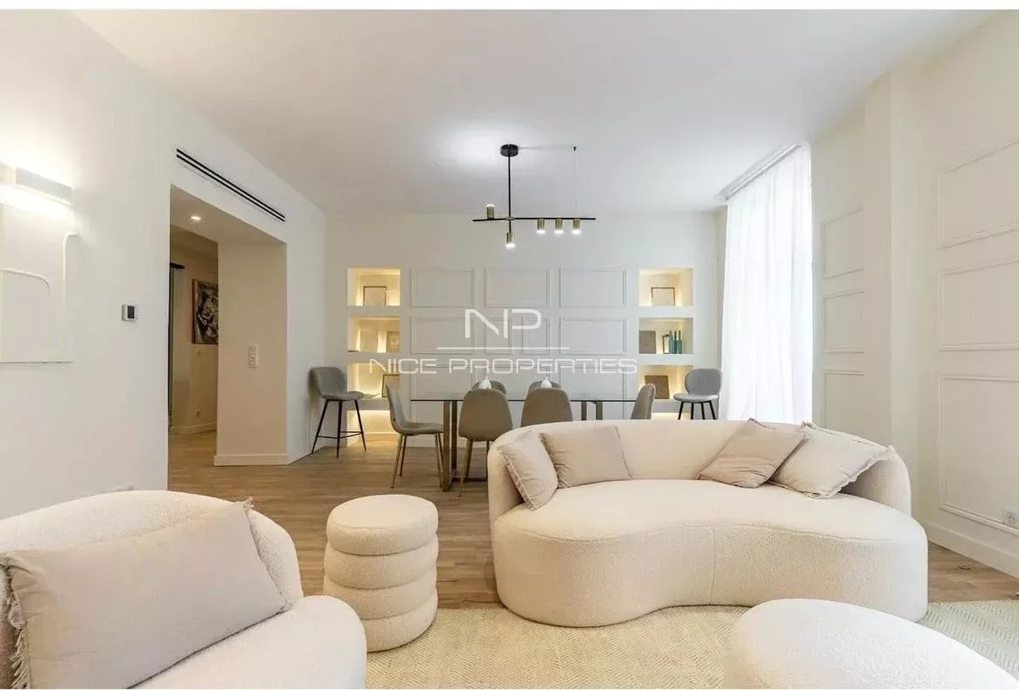 Property photo in Carre d'Or