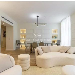 Property in Carre d'Or