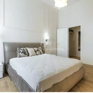 Property in Carre d'Or