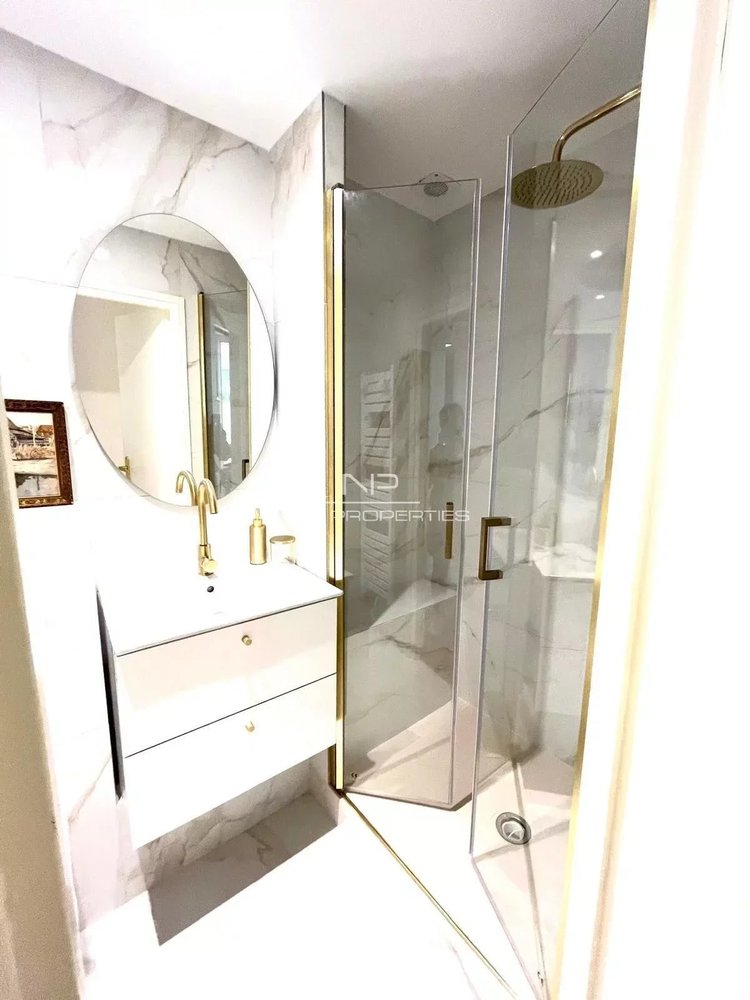 Property photo in Carre d'Or