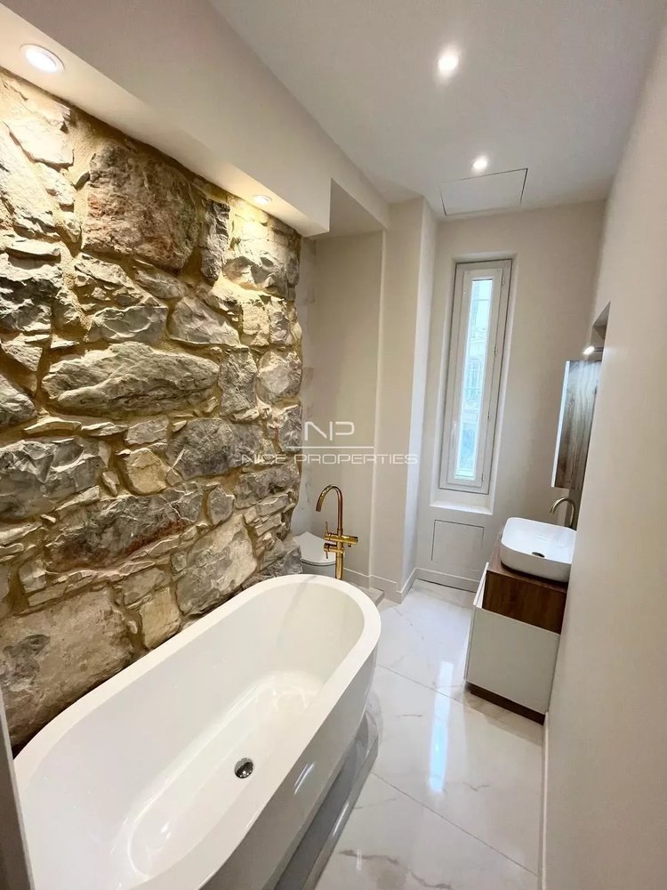 Property photo in Carre d'Or