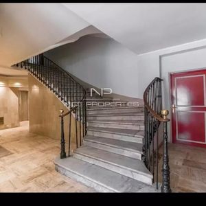 Property in Carre d'Or