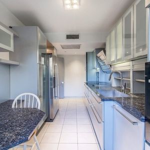 Property in Carre d'Or