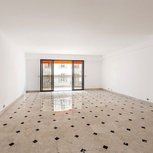 Property in Carre d'Or