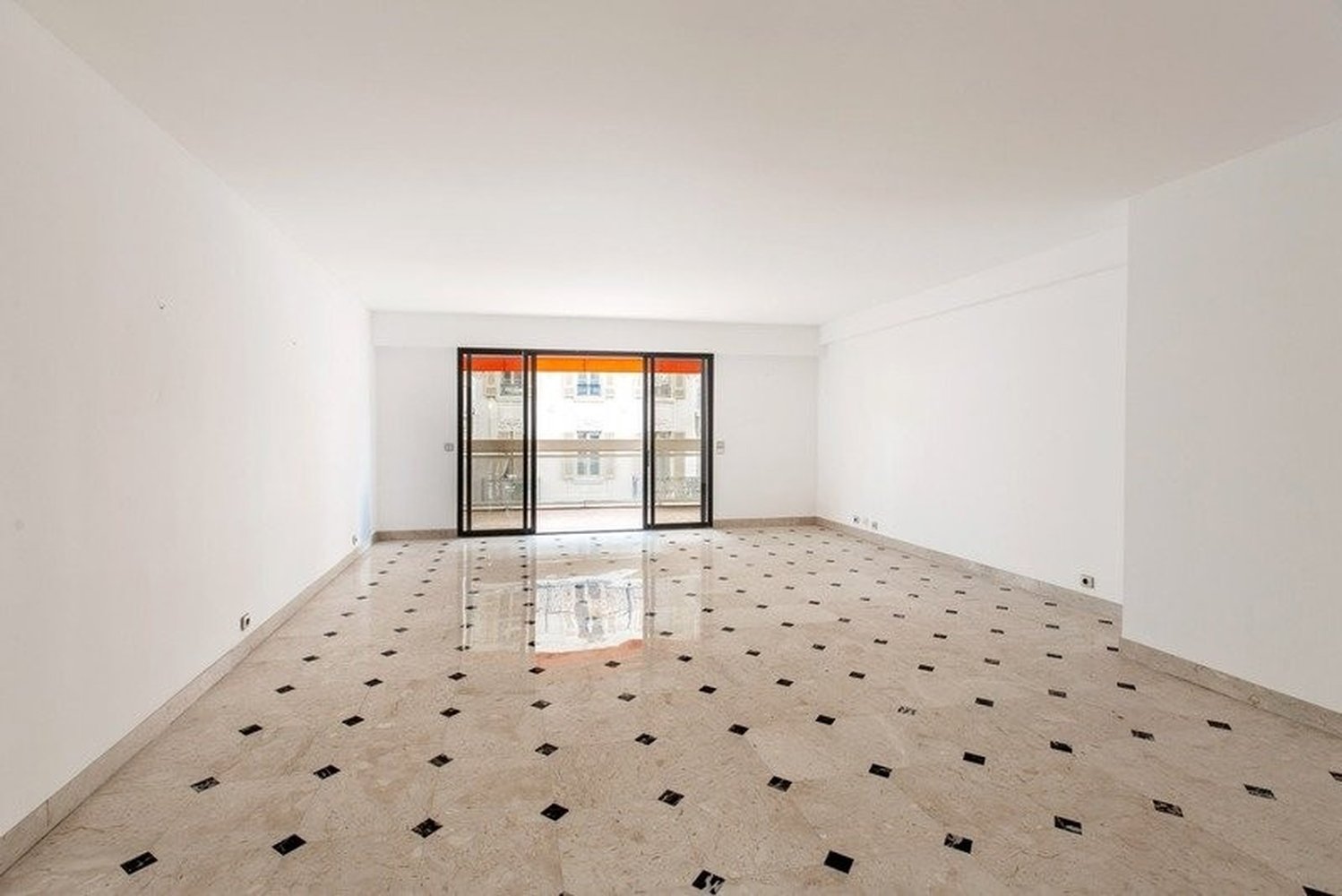 Property photo in Carre d'Or