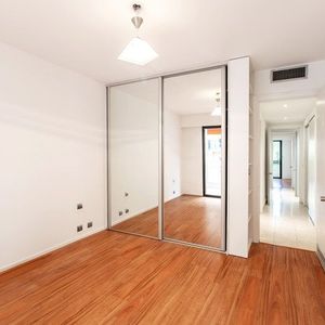 Property in Carre d'Or