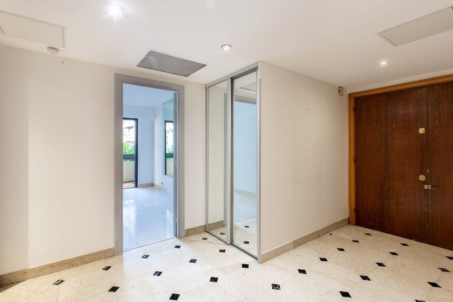 Property photo in Carre d'Or