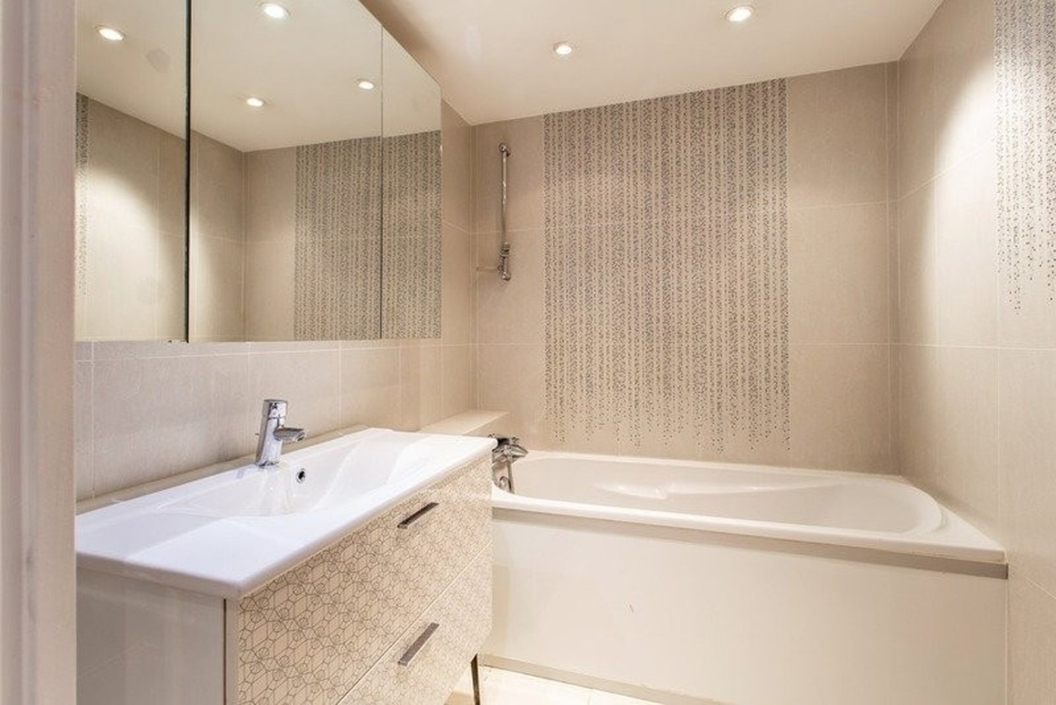 Property photo in Carre d'Or