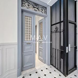 Property in Carre d'Or