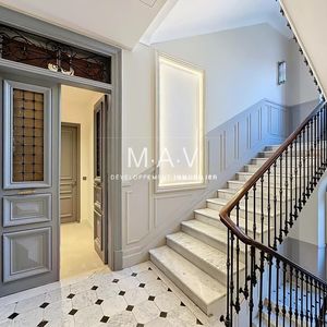 Property in Carre d'Or