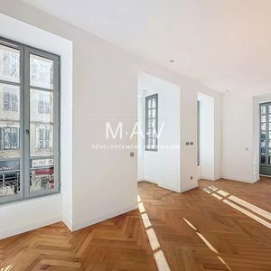 Property in Carre d'Or